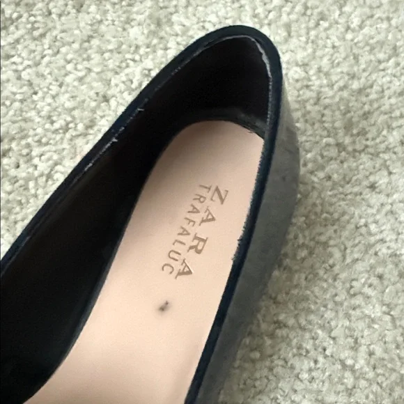 Zara Women's Navy Loafers with Gold Accent size 40 - Picture 5 of 7